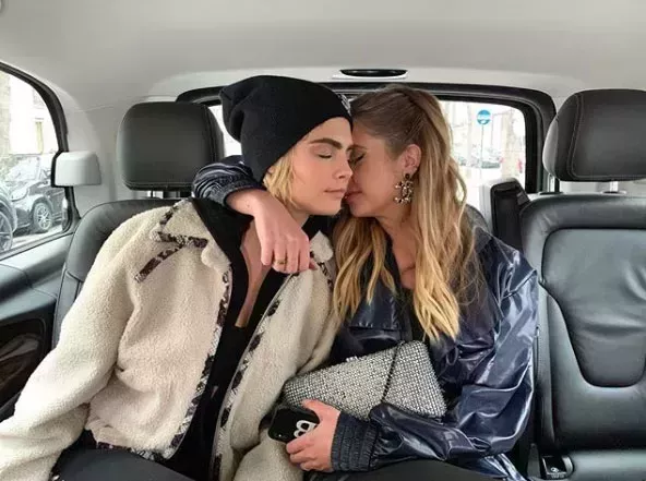 Ashley Benson Citas Historia: Cara Delevingne, G-Eazy, Más