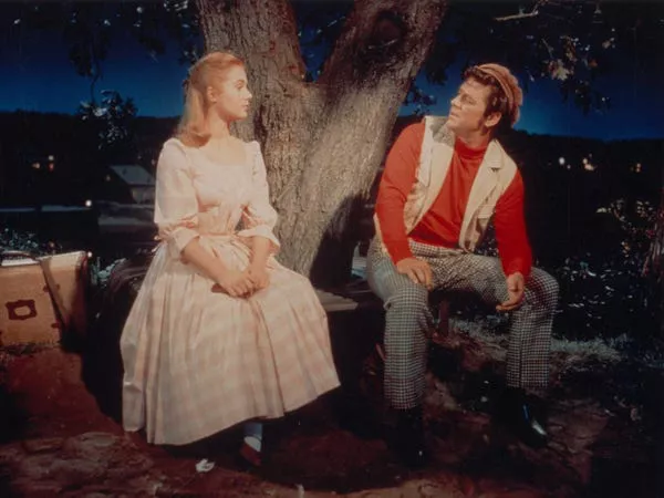 Shirley Jones y Gordon McRae en 'Carousel'.
