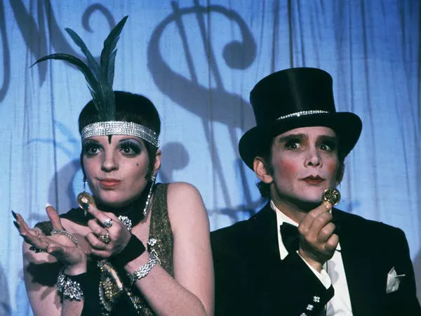 Liza Minnelli y Joel Grey en 'Cabaret'.