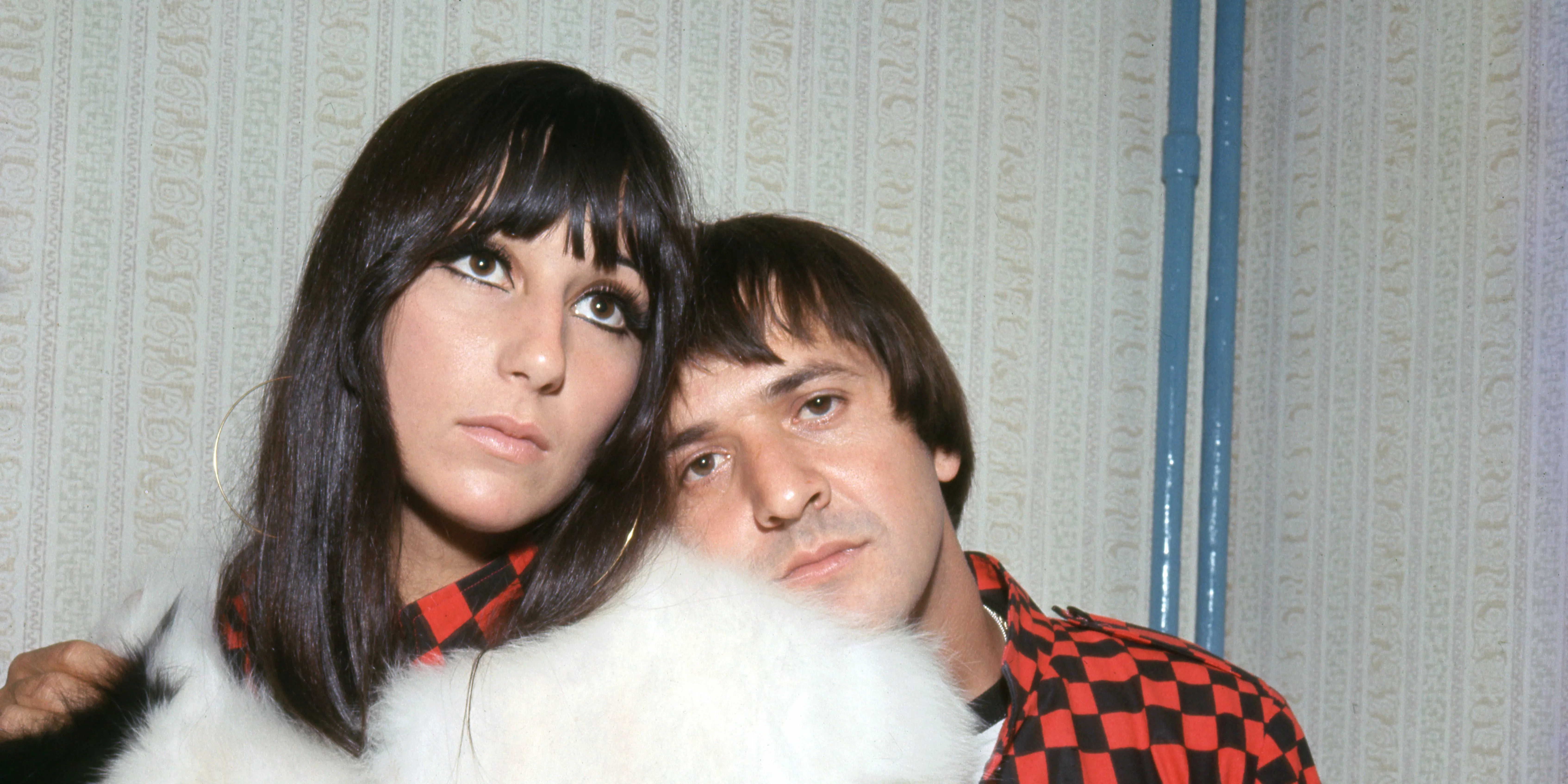 Cher dice que su madre quería meter a Sonny Bono
