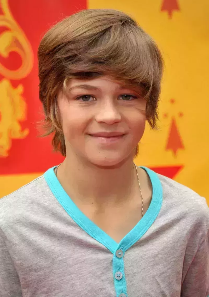 La transformación de Hero Fiennes-Tiffin en Hardin Scott en fotos