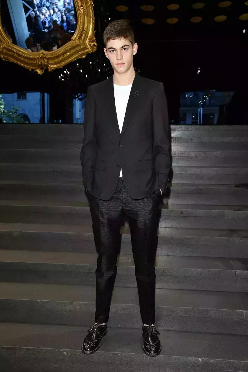 La transformación de Hero Fiennes-Tiffin en Hardin Scott en fotos
