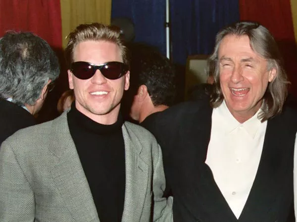 Joel Schumacher llamó a Val Kilmer 'psicótico', pero concedió que fue un buen Batman.