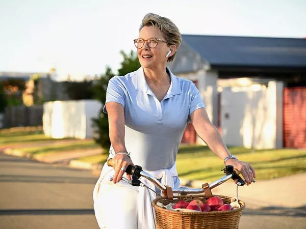 Annette Bening en 'Apples Never Fall.'