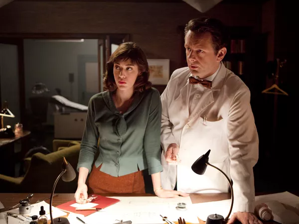 Lizzy Caplan y Michael Sheen en 'Masters of Sex'.
