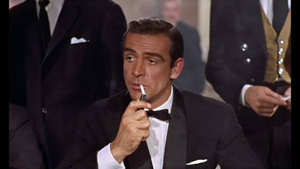 Sean Connery como el original James Bond.