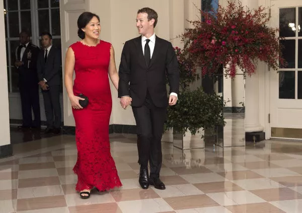 Priscilla Chan y Mark Zuckerberg en una cena de estado en la Casa Blanca en 2015.