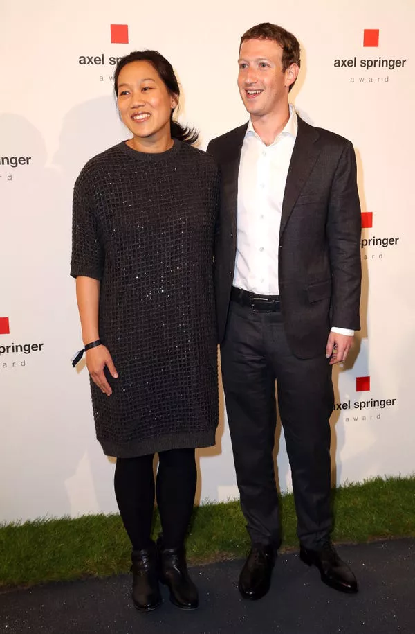 Priscilla Chan y Mark Zuckerberg en los Premios Axel Springer 2016.