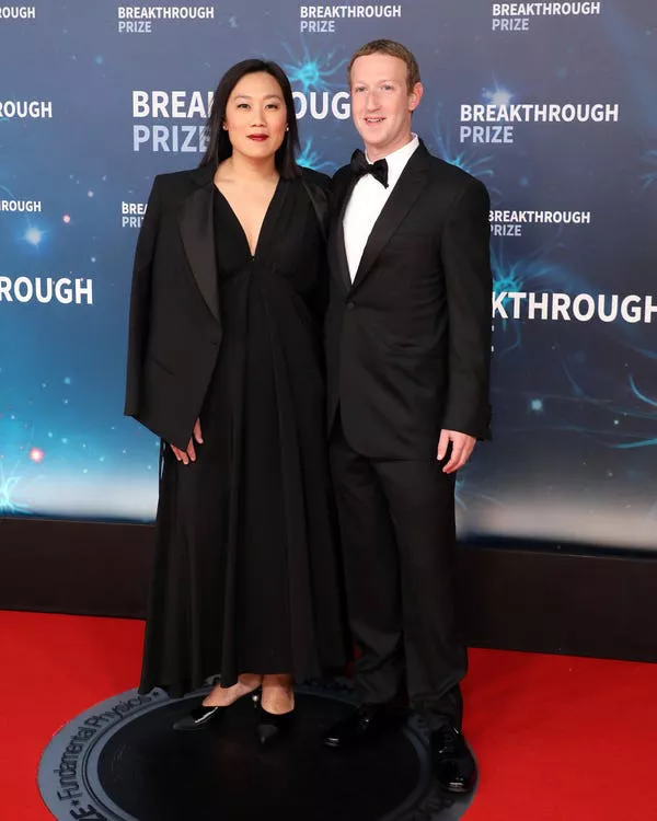 Priscilla Chan y Mark Zuckerberg asistieron a la ceremonia del Breakthrough Prize en 2019.
