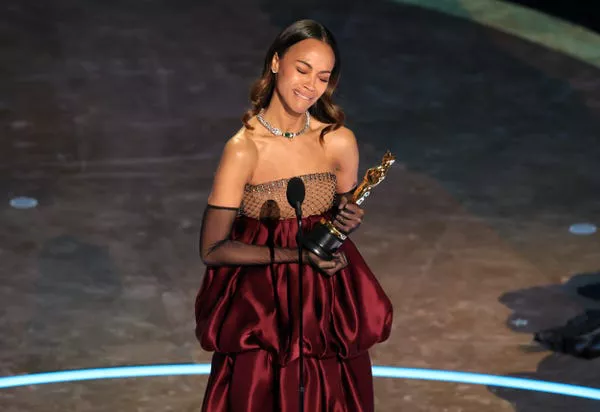Zoe Saldaña en los Oscar 2025