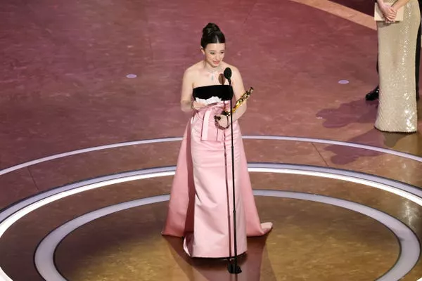 Mikey Madison en los Oscar 2025