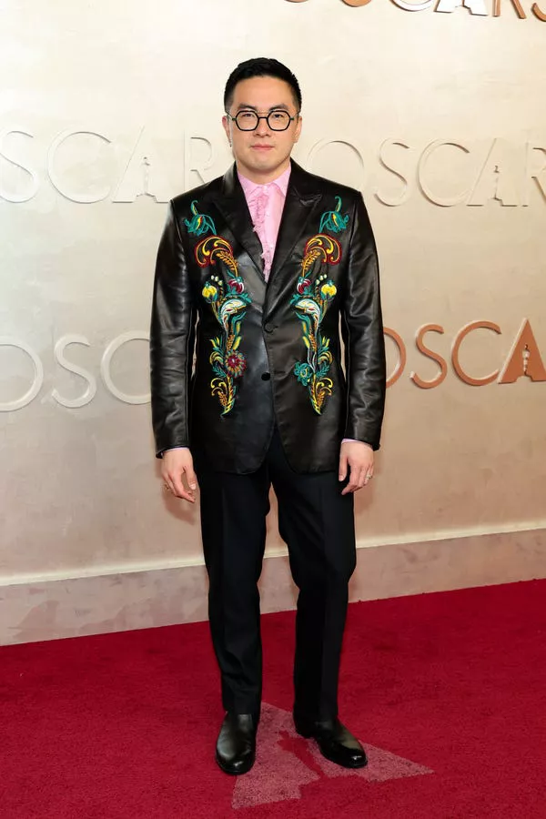 Bowen Yang en los Oscars 2025