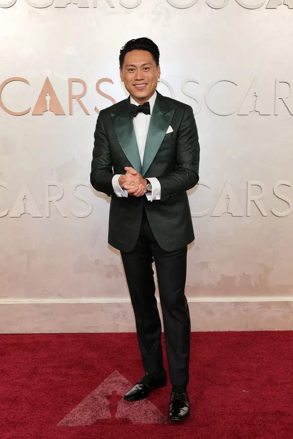 Jon M. Chu en los Oscars 2025.