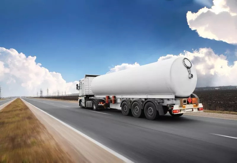 Materiales Comunes Que Se Transportan en Camiones Cisterna
