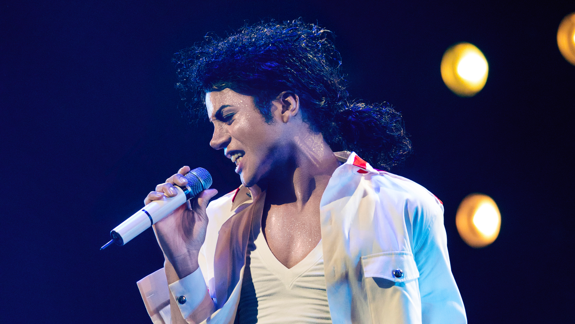 La biografía de Michael Jackson probablemente se dividirá en dos películas y retrasará su fecha de lanzamiento