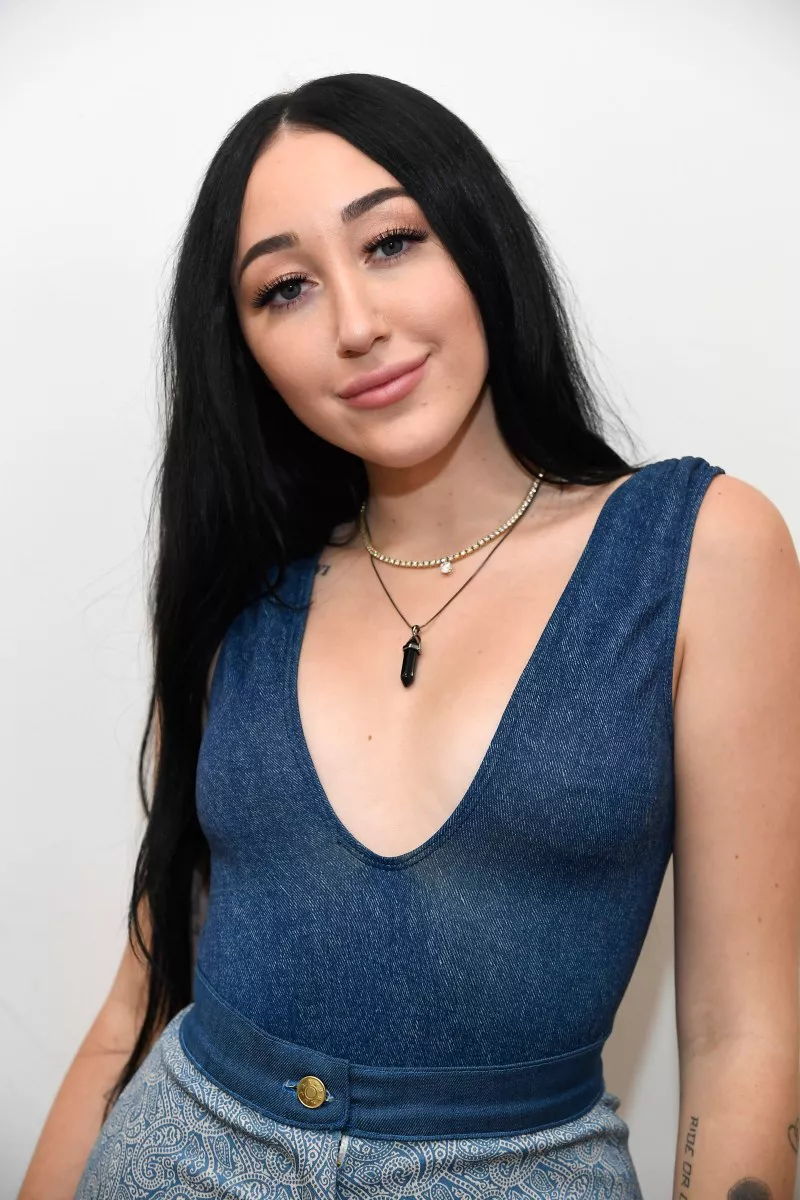 Noah Cyrus y Pinkus Cronología de la Relación: Fotos