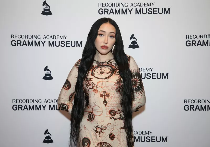 Noah Cyrus y Pinkus Cronología de la Relación: Fotos