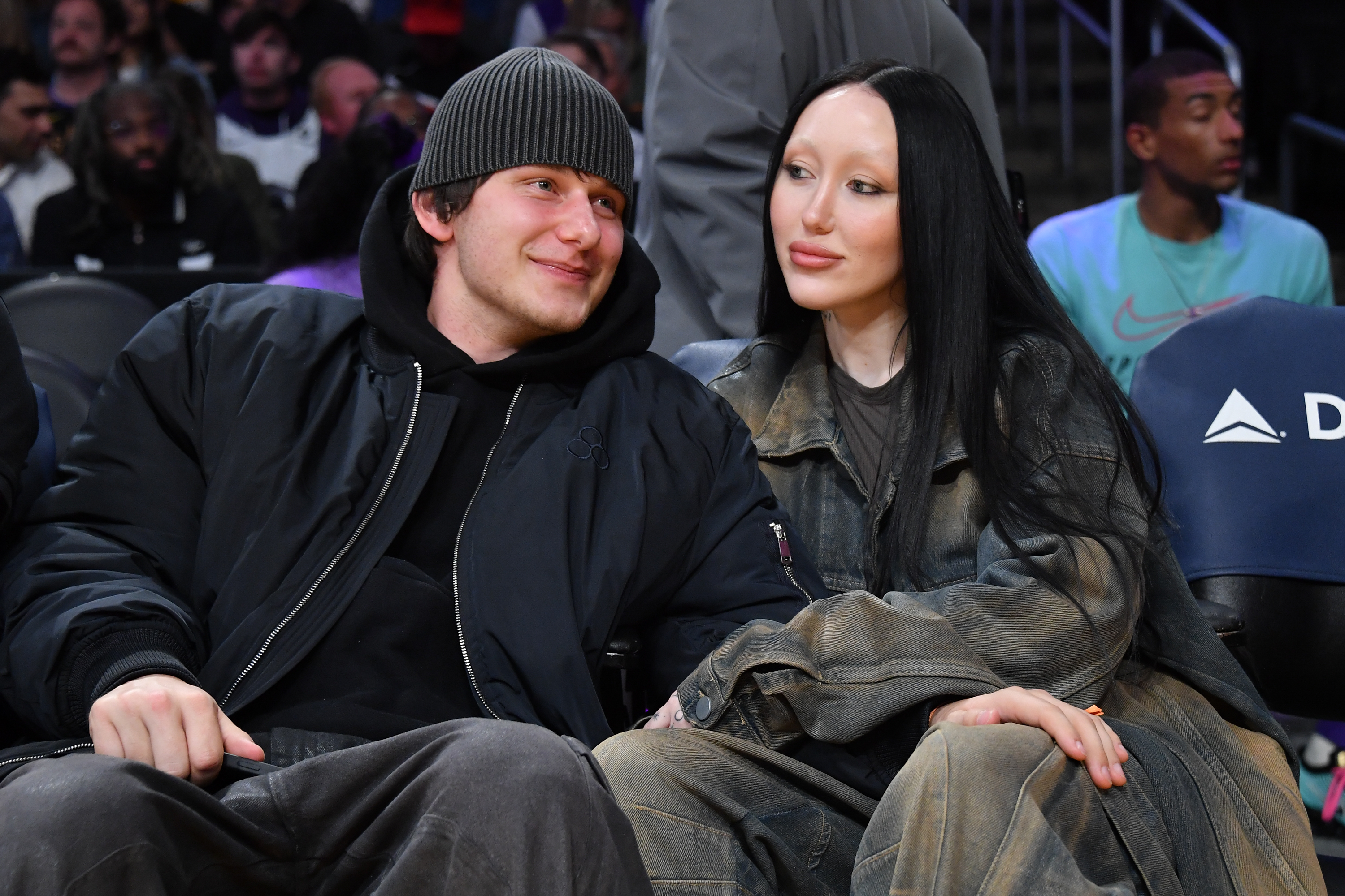 Cronología de la Relación de Noah Cyrus y Pinkus: Fotos