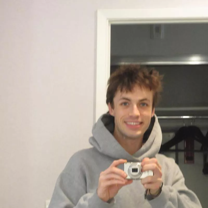 ¿Quién es Peter McPoland? Edad, citas, Emma Chamberlain y más