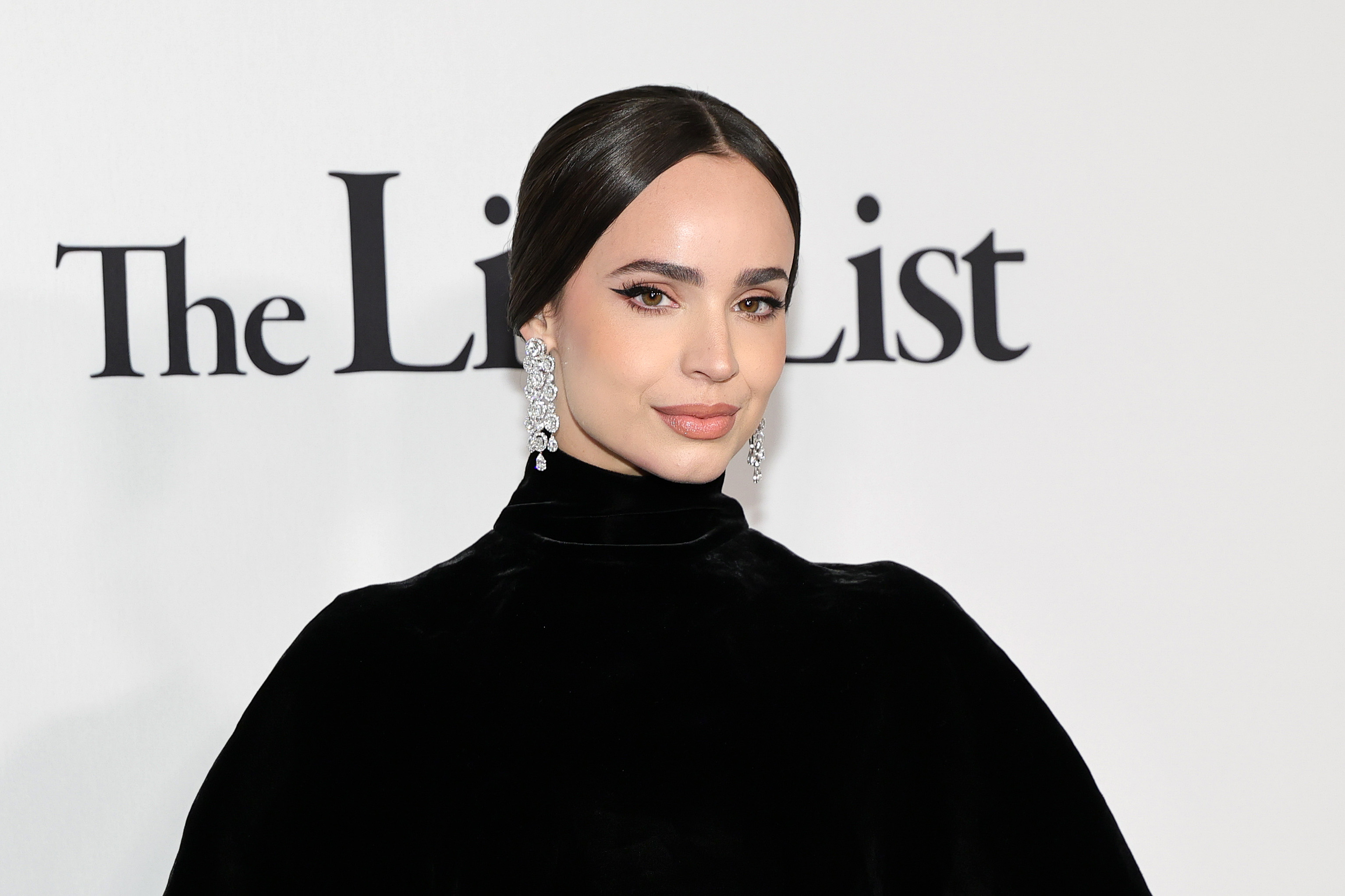 ¿Está Sofia Carson protagonizando 'Los Siete Maridos de Evelyn Hugo'?