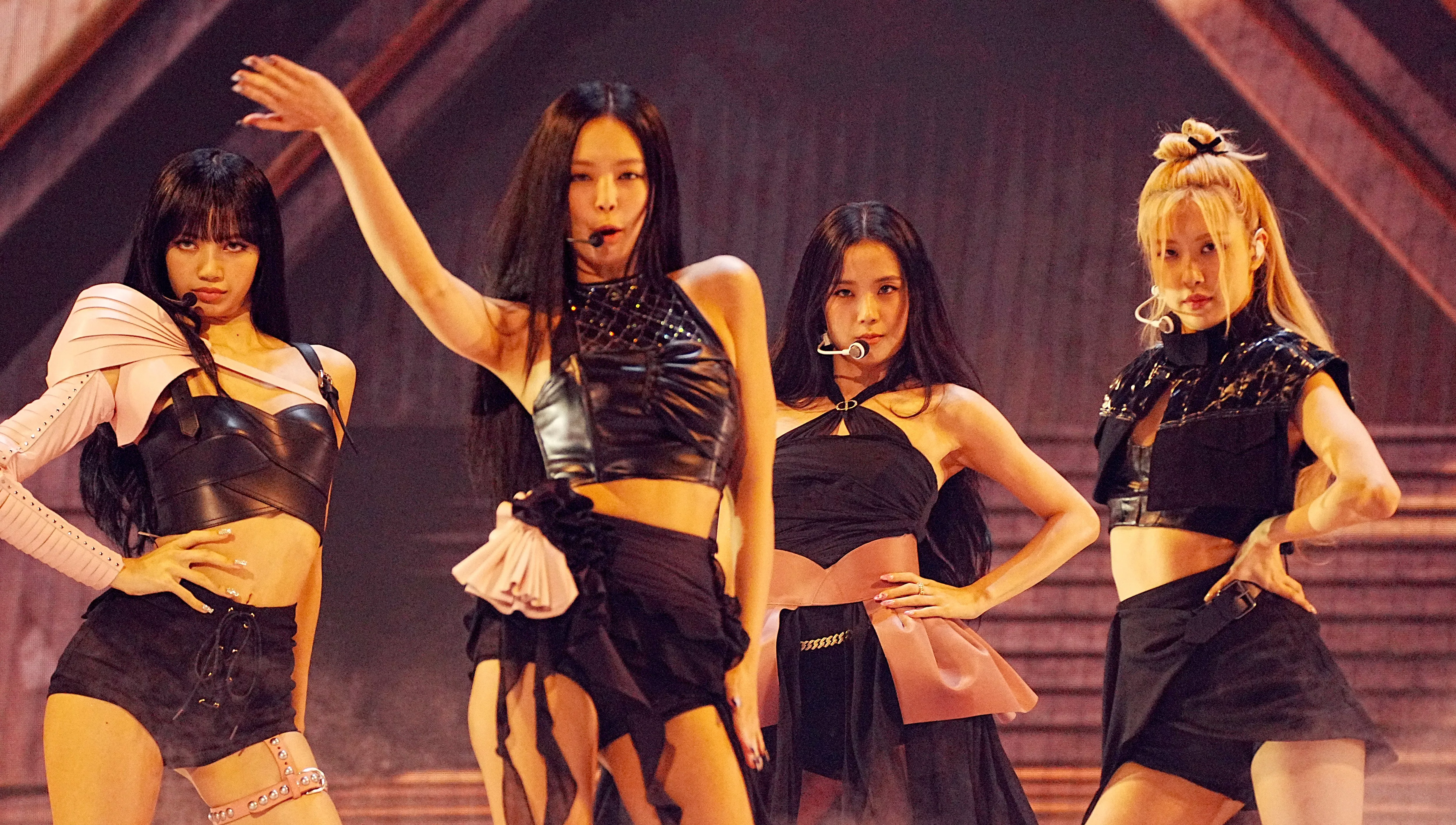 Estrellas del K-Pop en el Met Gala 2025: BLACKPINK y Más