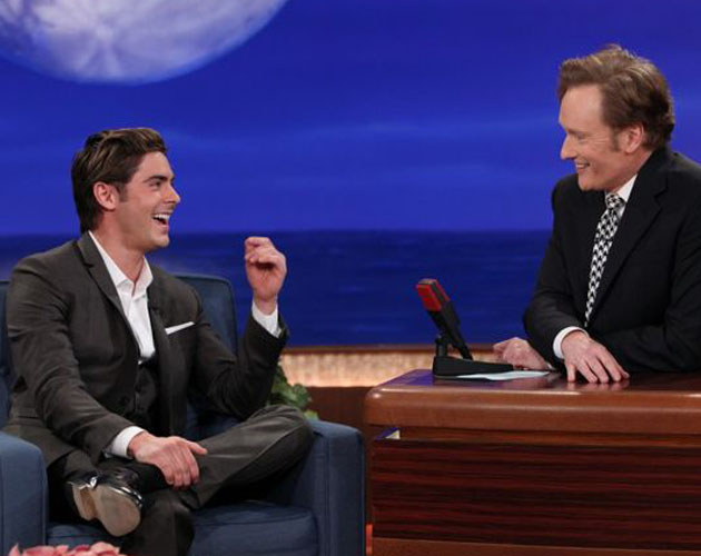 Zac Efron en el show de Conan O'Brien: "Me gusta pensar que soy romántico y persistente"