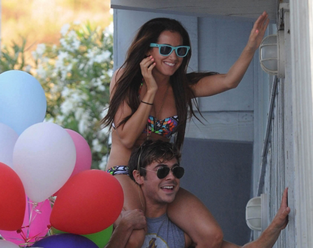 Ashley Tisdale y Zac Efron juntos en Malibú