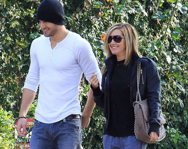 ashley tisdale y chico