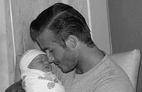 Harper Seven con su padre
