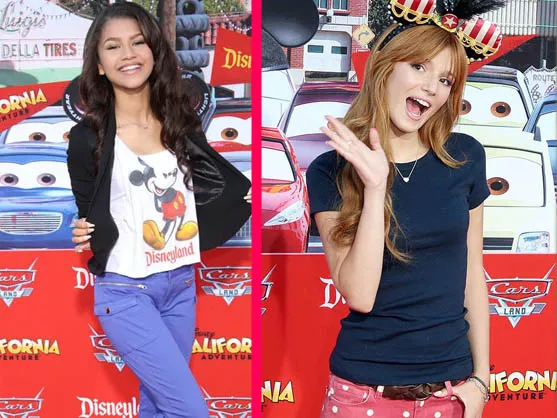 bella y zendaya disneyland
