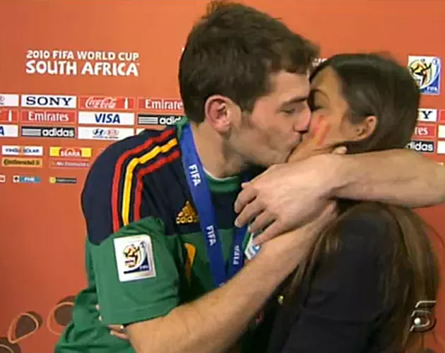 Casillas celebra sus 30 años con Sara Carbonero