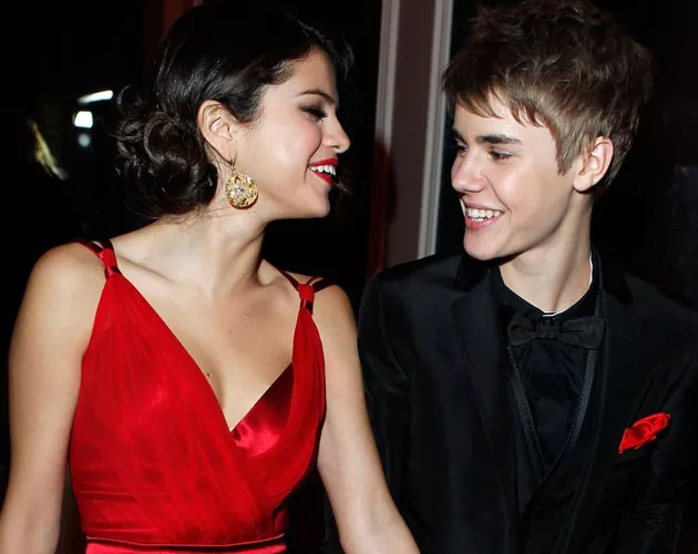 bieber anillo selena