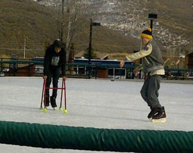Vídeo: Justin Bieber patinando sobre hielo con Jaden Smith Vídeo: Justin Bieber patinando sobre hielo con Jaden Smith