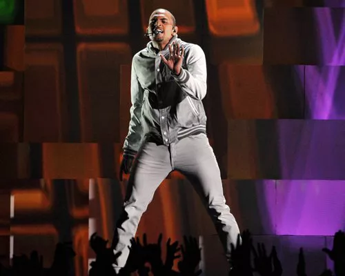 chris-brown-021212- (2)