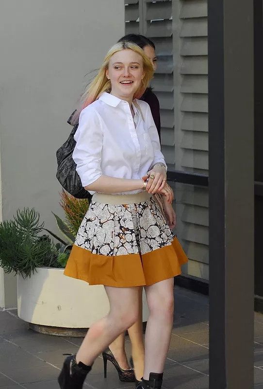 dakota-fanning-mr-chow-10