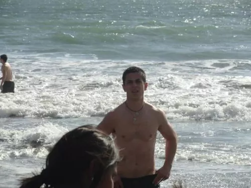 david-henrie-feliz-peru-003