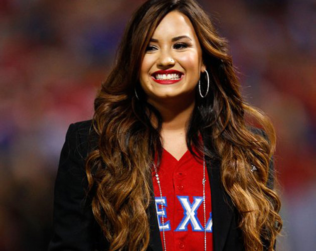 Demi Lovato se pone patriótica y canta el himno de EEUU Demi Lovato se pone patriótica y canta el himno de EEUU
