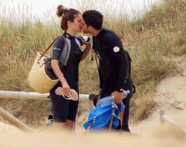 Miguel Ángel Silvestre un surfero sexy y enamorado