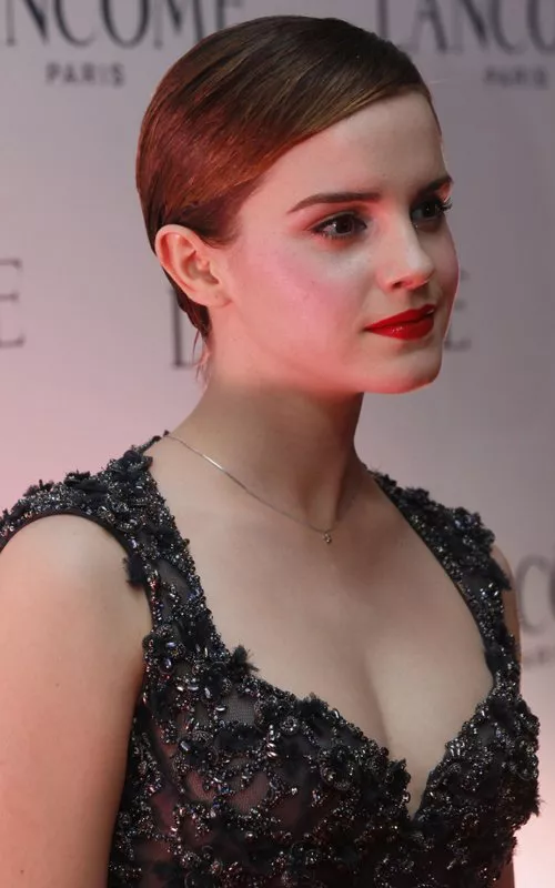 emma-watson-120711-12