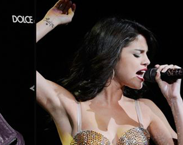 Selena Gómez se tatúa “Justin” en su muñeca izquierda