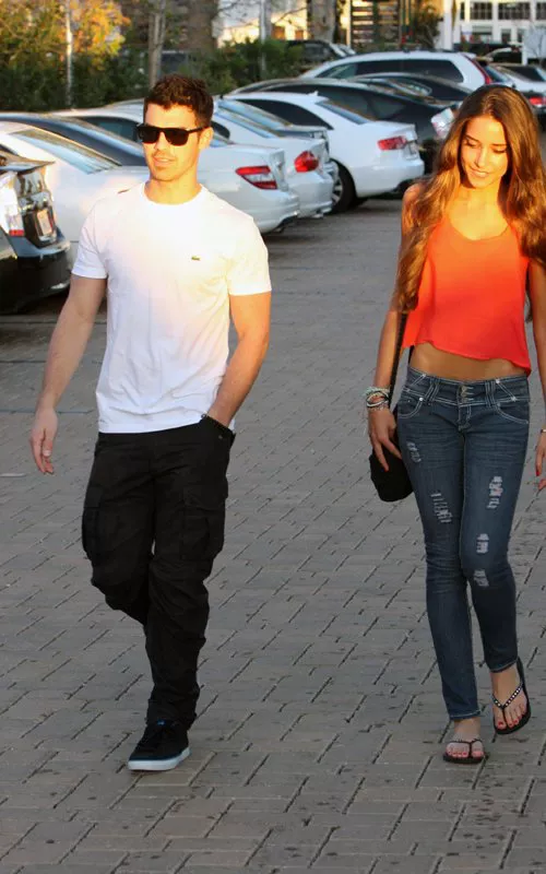 joe-jonas-012912- (8)