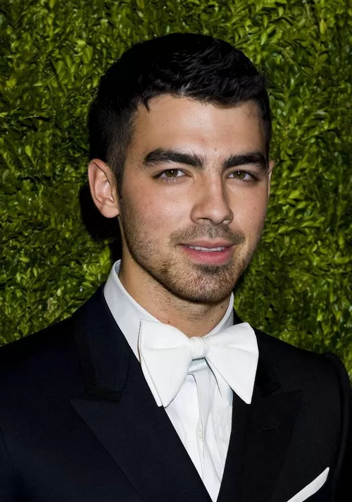 joe-jonas-cfda-awards-004