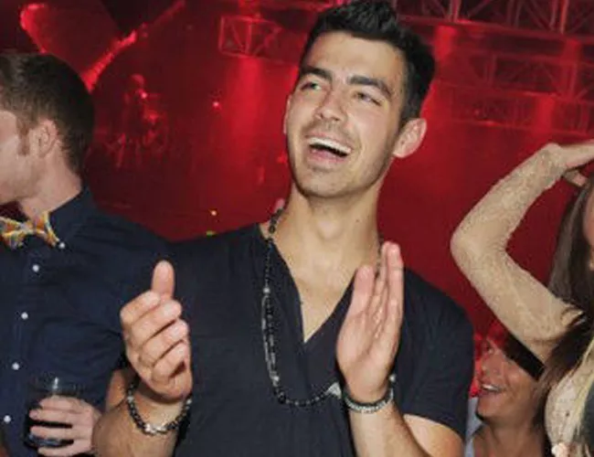 joe jonas cumple