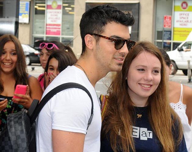 Joe Jonas y Renee Bargh, ¿solo amigos? Joe Jonas y Renee Bargh, ¿solo amigos?