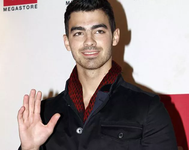 joe jonas paris