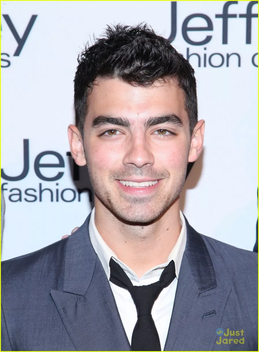 jeffrey fashion cares 270312