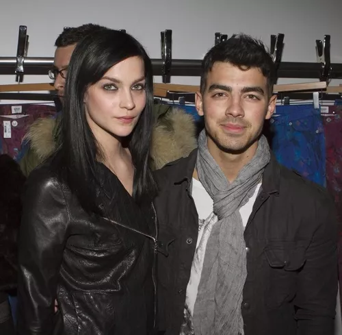 joe-jonas-simon-spurr-002