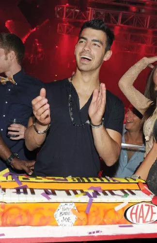 joe jonas
