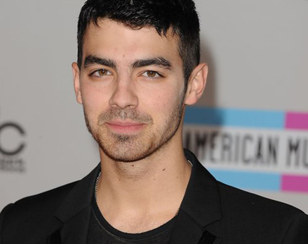 Joe Jonas también estuvo en los American Music Awards 2011 Joe Jonas también estuvo en los American Music Awards 2011
