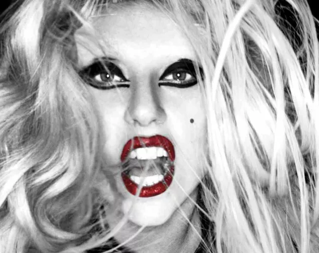 Lady Gaga estrena el videoclip 'The edge of glory'
